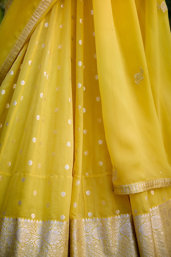 Daffodil Yellow Chanderi Jacquard Thread Embroidered Wedding Lehenga Set by Shyam Narayan Prasad at Pernia's Pop Up Shop