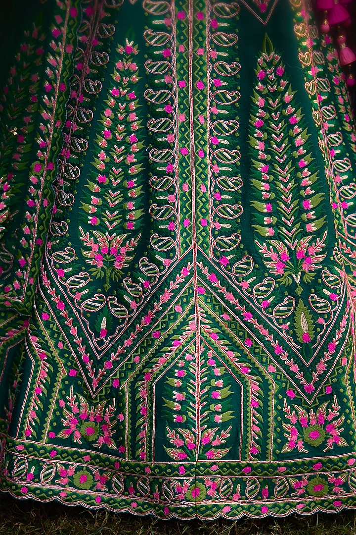 Deep Forest Green Raw Silk Thread Embroidered Bridal Lehenga Set by Shyam Narayan Prasad at Pernia's Pop Up Shop