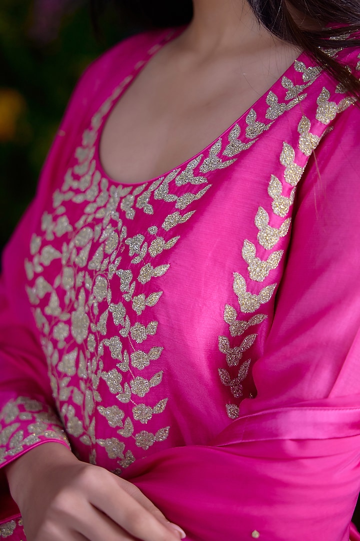 Fuchsia Pink Silk Chanderi Thread Embroidered Kurta Set by Shyam Narayan Prasad at Pernia's Pop Up Shop