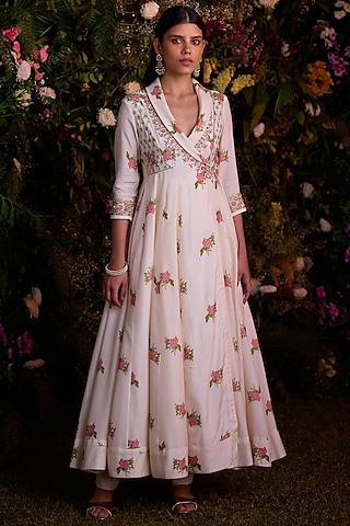 Ivory Dola Silk Block Printed & Zardosi Embroidered Angrakha Kurta Set by Shyam Narayan Prasad