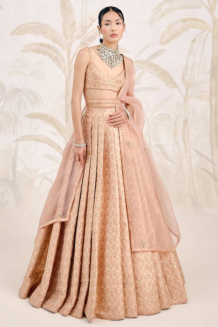 Dusty Coral Banarasi Silk Brocade Pleated Wedding Lehenga Set by Shyam Narayan Prasad at Pernia's Pop Up Shop
