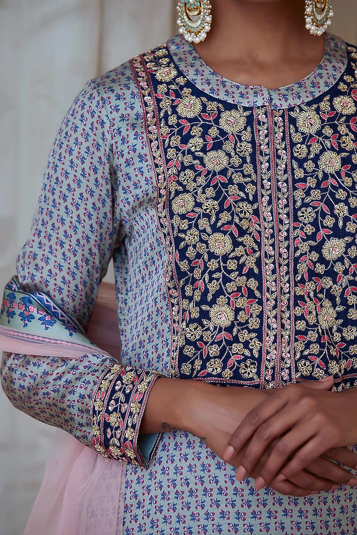Blue & Grey Embroidered Kurta Set by Shyam Narayan Prasad at Pernia's Pop Up Shop