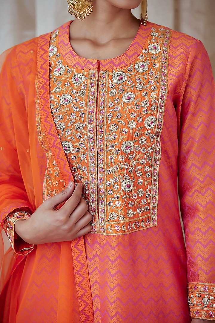 Orange Embroidered Kurta Set by Shyam Narayan Prasad at Pernia's Pop Up Shop