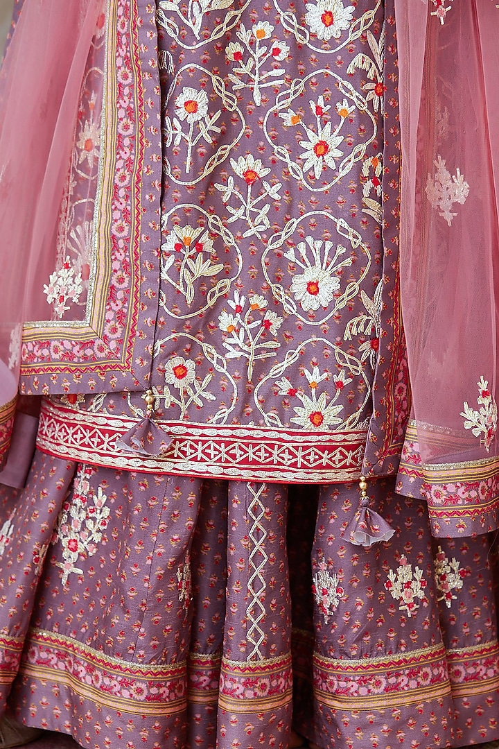 Lavender Printed & Embroidered Kurta Set by Shyam Narayan Prasad at Pernia's Pop Up Shop