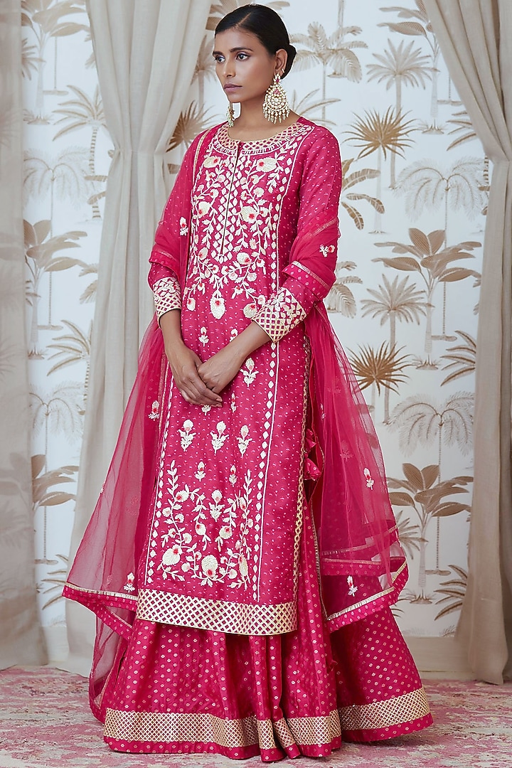Pink Printed & Embroidered Kurta Set by Shyam Narayan Prasad at Pernia's Pop Up Shop