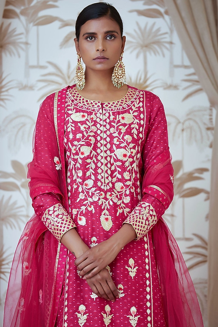 Pink Printed & Embroidered Kurta Set by Shyam Narayan Prasad at Pernia's Pop Up Shop