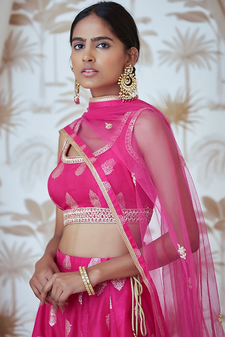 Magenta Embroidered Wedding Lehenga Set by Shyam Narayan Prasad at Pernia's Pop Up Shop