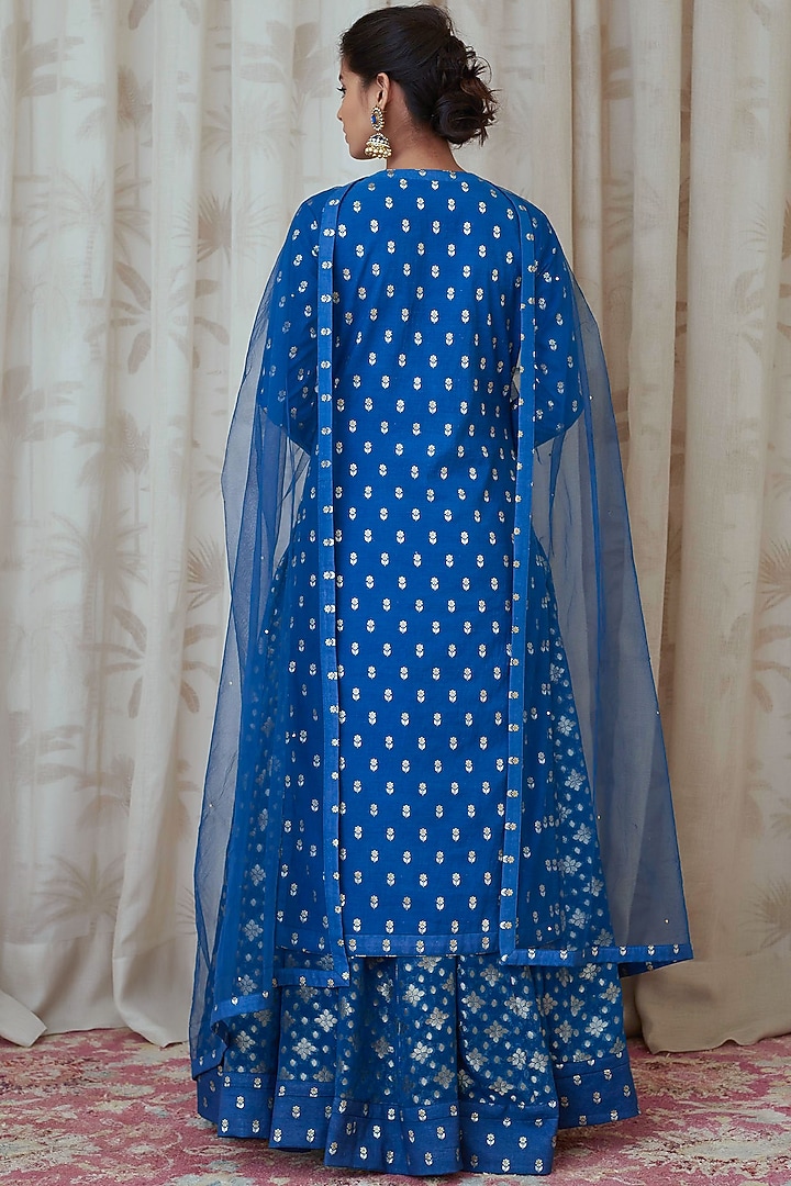 Royal Blue Embroidered Kurta Set by Shyam Narayan Prasad at Pernia's Pop Up Shop