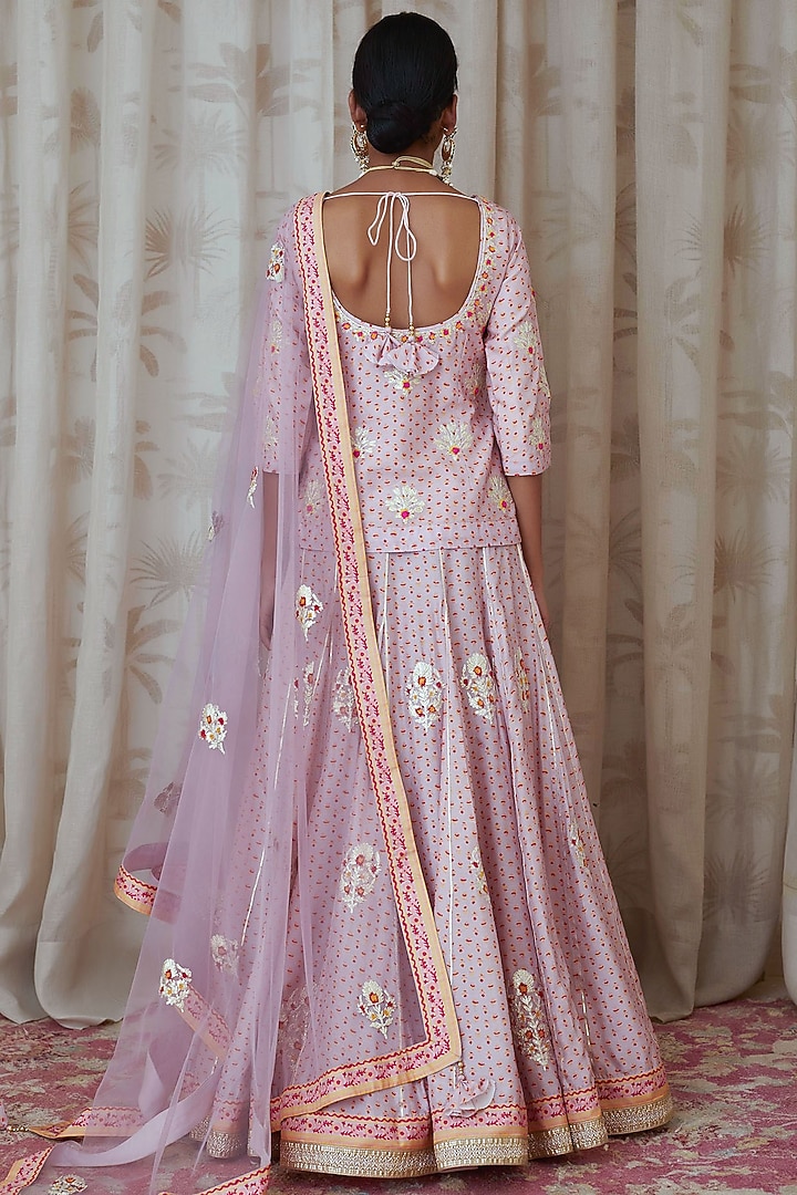 Light Lavender Embroidered Kurta Set by Shyam Narayan Prasad at Pernia's Pop Up Shop