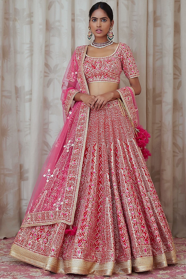 Red Embroidered Wedding Lehenga Set by Shyam Narayan Prasad at Pernia's Pop Up Shop