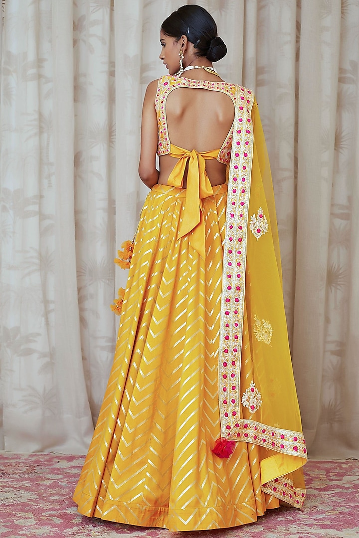 Mustard Yellow Saree Set. – Shyam Narayan Prasad