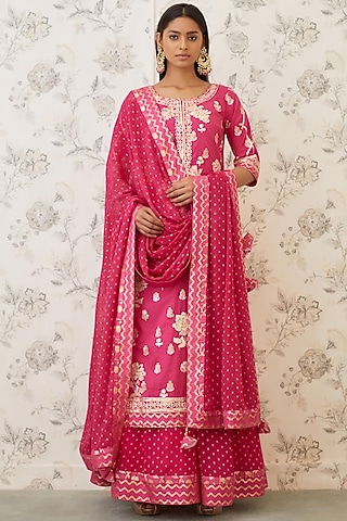 Magenta Embroidered Kurta Set by Shyam Narayan Prasad