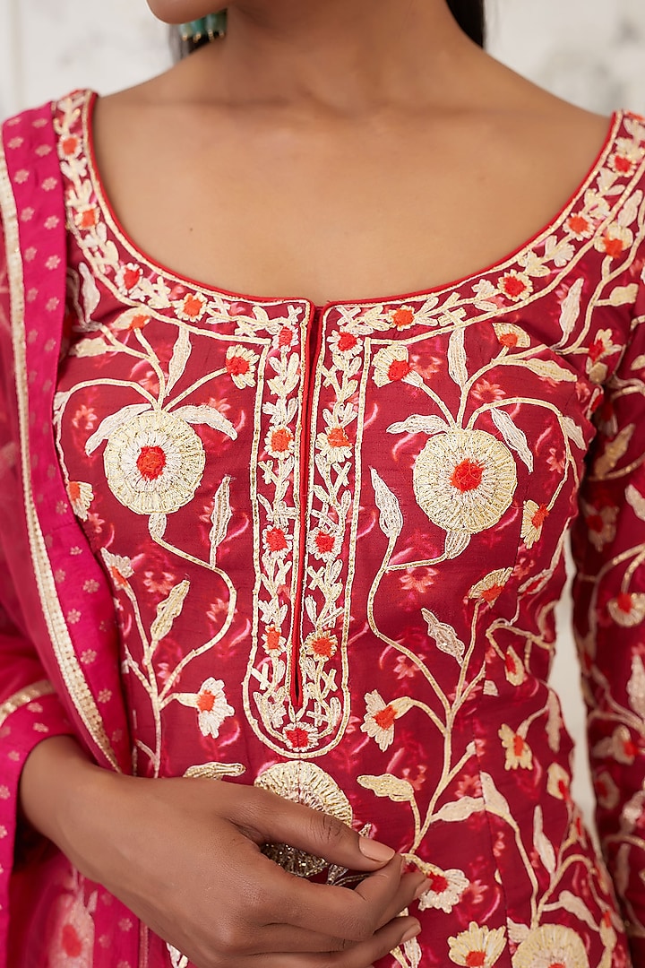 Magenta Maroon Embroidered Wedding Lehenga Set by Shyam Narayan Prasad at Pernia's Pop Up Shop