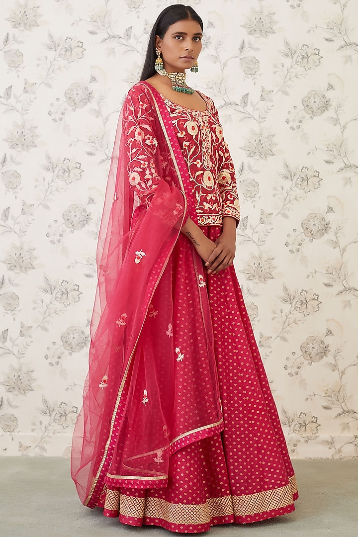 Magenta Maroon Embroidered Wedding Lehenga Set by Shyam Narayan Prasad at Pernia's Pop Up Shop
