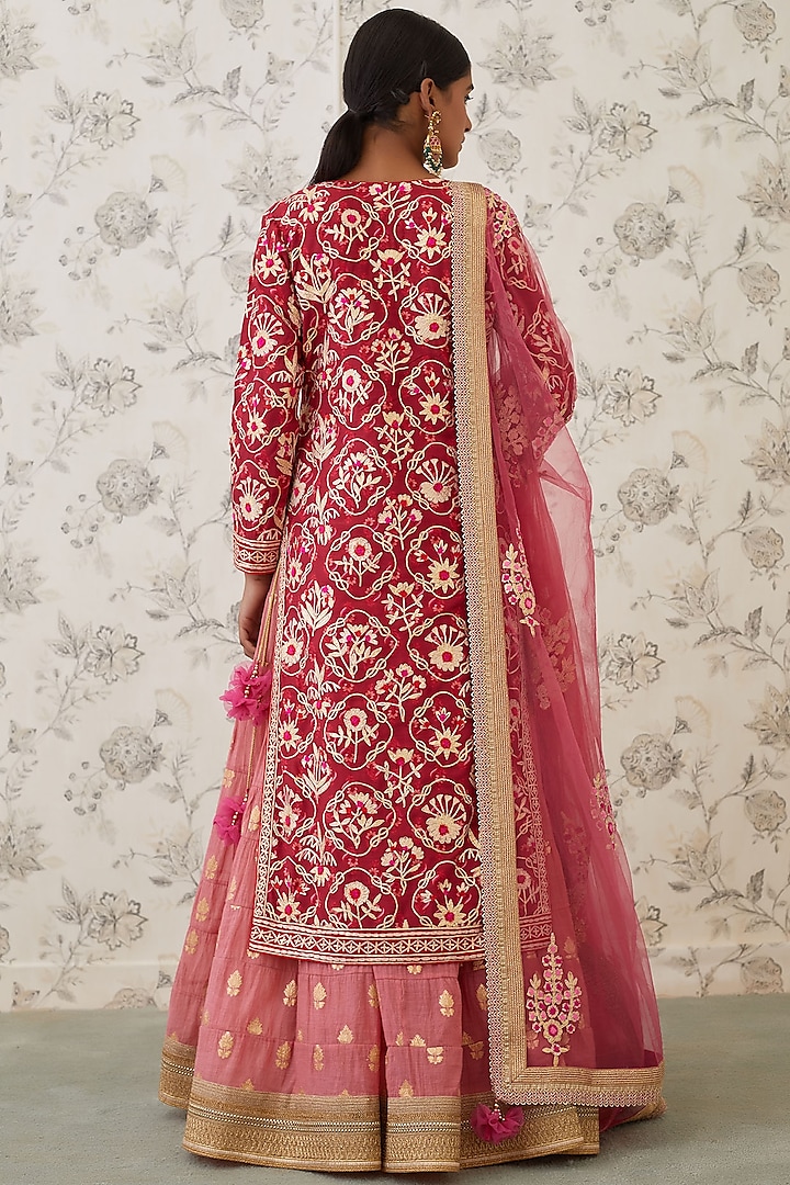Maroon & Coral Embroidered Kurta Set by Shyam Narayan Prasad at Pernia's Pop Up Shop