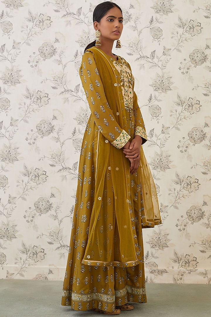 Olive Green Embroidered Party Wear Anarkali Set by Shyam Narayan Prasad at Pernia's Pop Up Shop