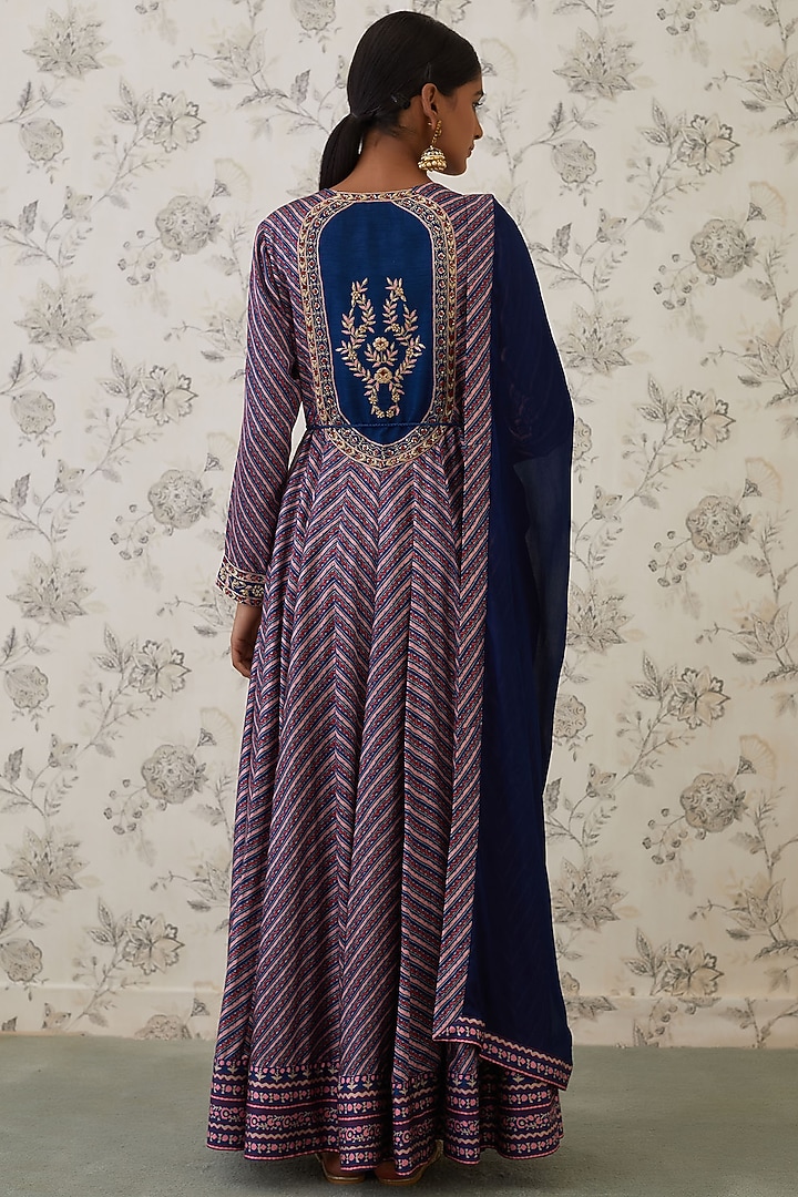 Midnight Blue Embroidered Wedding Anarkali Set by Shyam Narayan Prasad at Pernia's Pop Up Shop