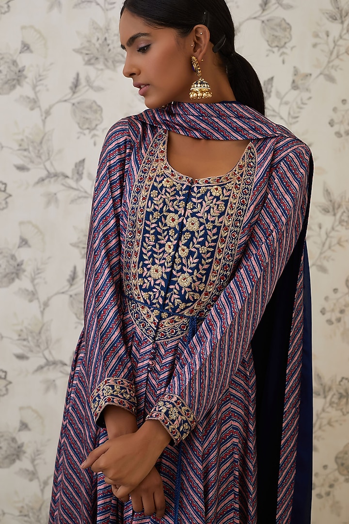 Midnight Blue Embroidered Wedding Anarkali Set by Shyam Narayan Prasad at Pernia's Pop Up Shop
