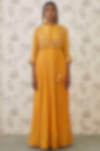 Mango Yellow Embroidered Angrakha Kurta Set by Shyam Narayan Prasad at Pernia's Pop Up Shop