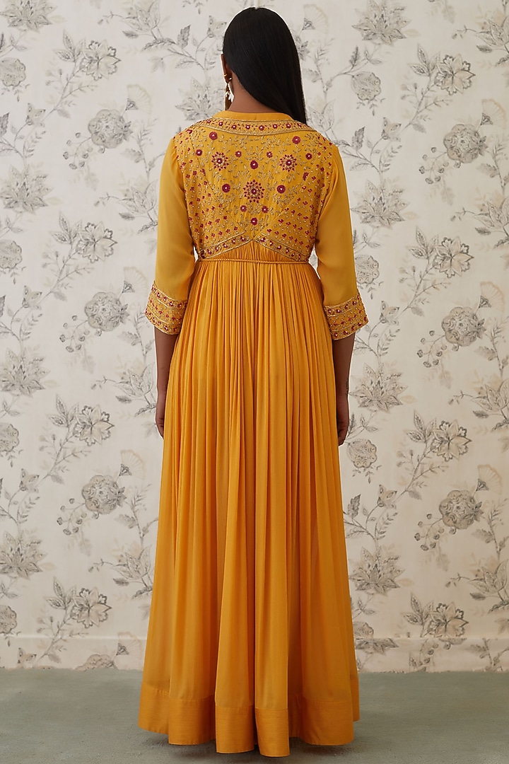 Mango Yellow Embroidered Angrakha Kurta Set by Shyam Narayan Prasad at Pernia's Pop Up Shop