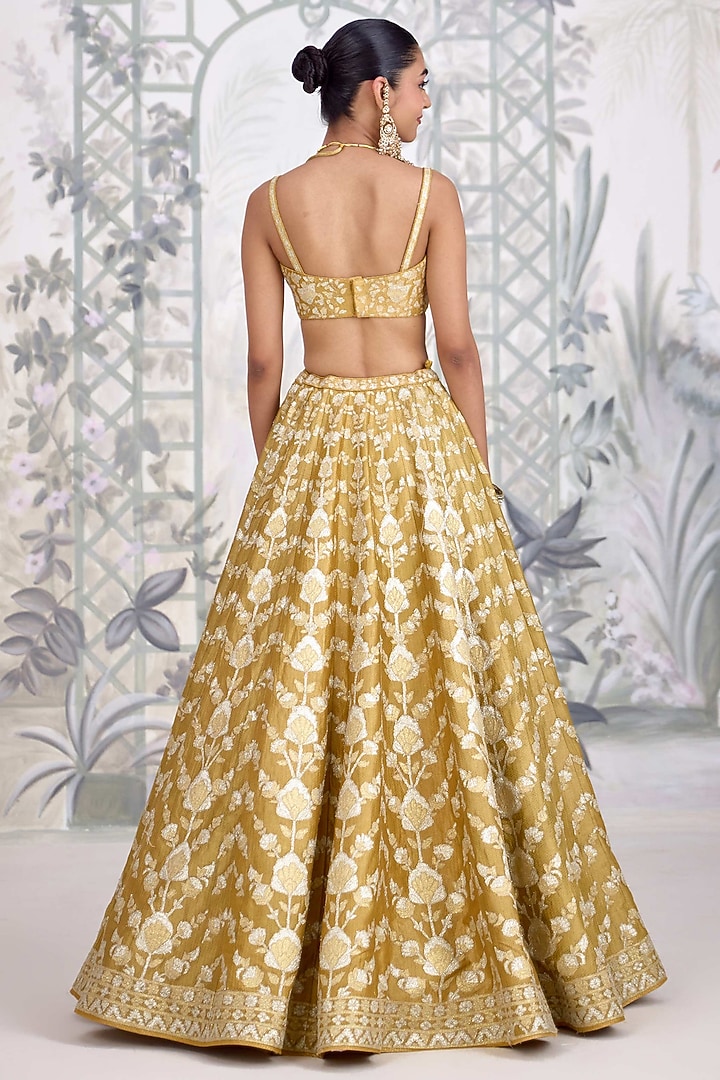 Yellow Raw Silk Applique Thread Embroidered Wedding Lehenga Set by Shyam Narayan Prasad at Pernia's Pop Up Shop
