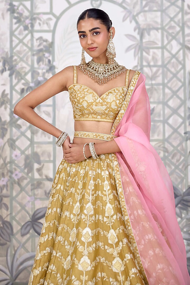 Yellow Raw Silk Applique Thread Embroidered Wedding Lehenga Set by Shyam Narayan Prasad at Pernia's Pop Up Shop