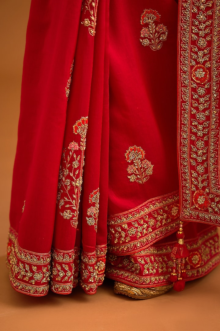 Barberry Red Silk Chanderi Embroidered Wedding Saree Set by Shyam Narayan Prasad at Pernia's Pop Up Shop