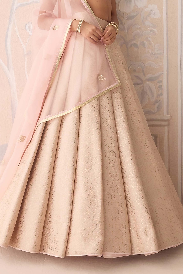 Pearl Pink Brocade Pleated Wedding Lehenga Set by Shyam Narayan Prasad at Pernia's Pop Up Shop