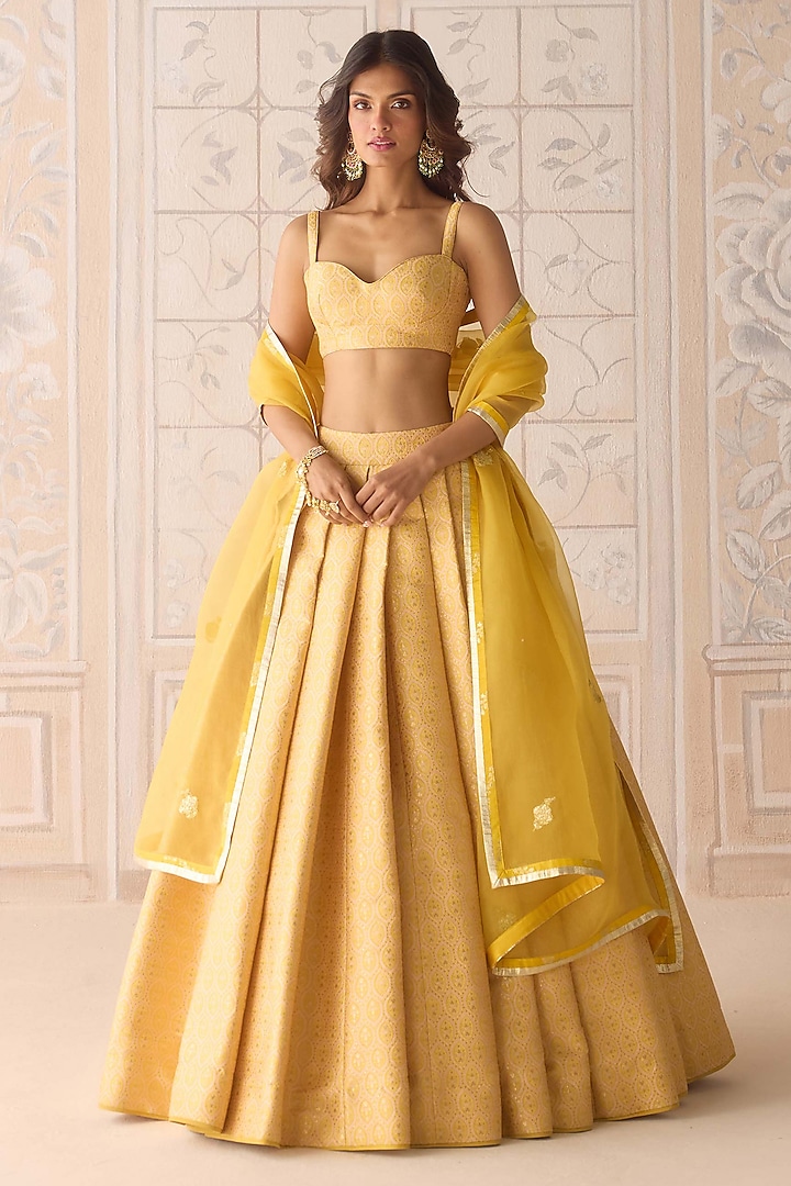 Primrose Yellow Brocade Pleated Wedding Lehenga Set by Shyam Narayan Prasad at Pernia's Pop Up Shop