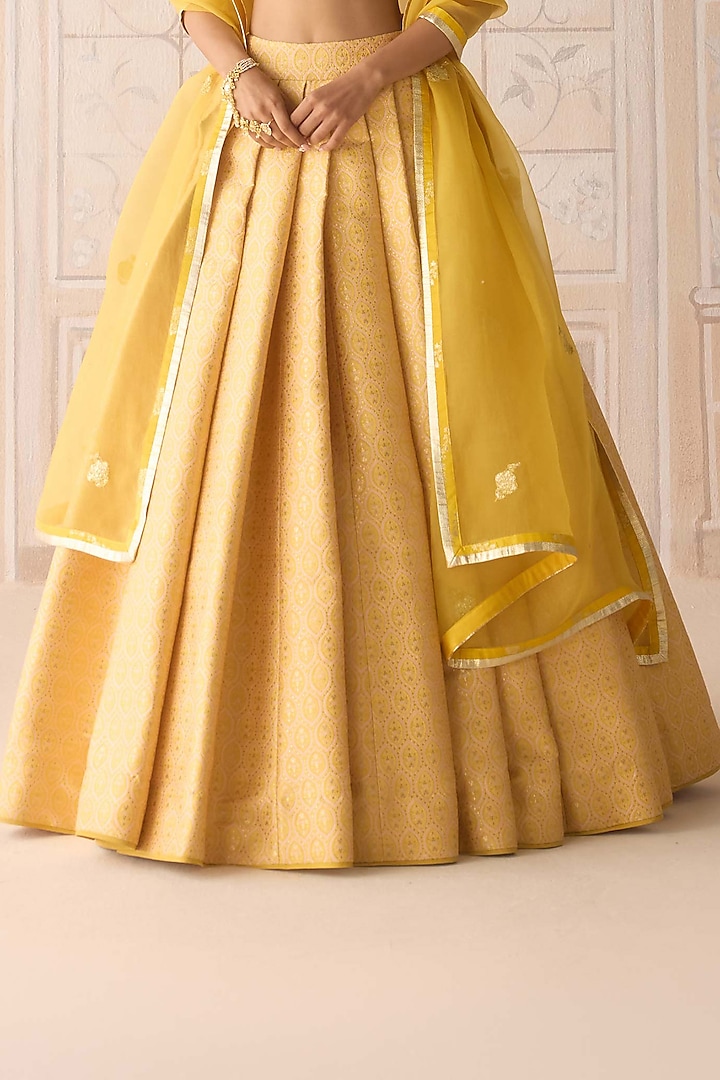 Primrose Yellow Brocade Pleated Wedding Lehenga Set by Shyam Narayan Prasad at Pernia's Pop Up Shop