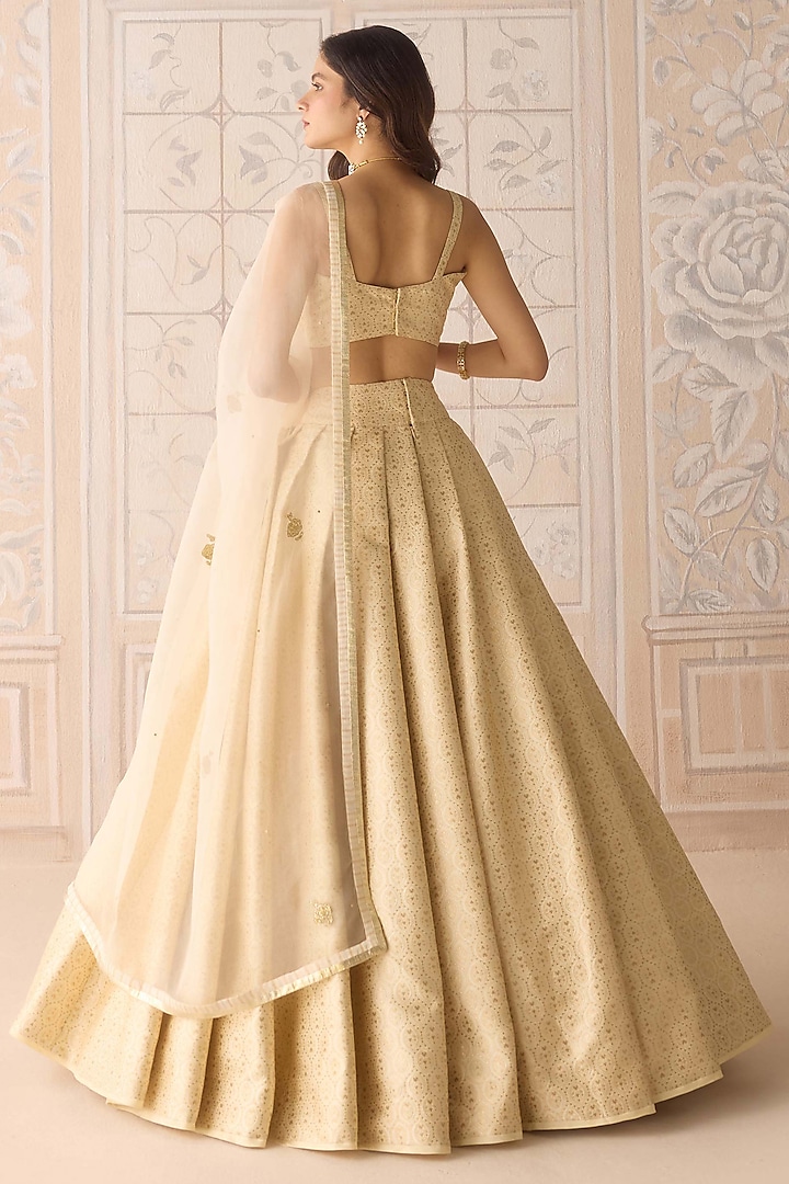 Ivory Brocade Pleated Wedding Lehenga Set by Shyam Narayan Prasad at Pernia's Pop Up Shop