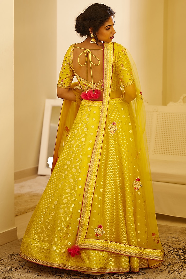 Mustard Yellow Embroidered Wedding Lehenga Set by Shyam Narayan Prasad at Pernia's Pop Up Shop