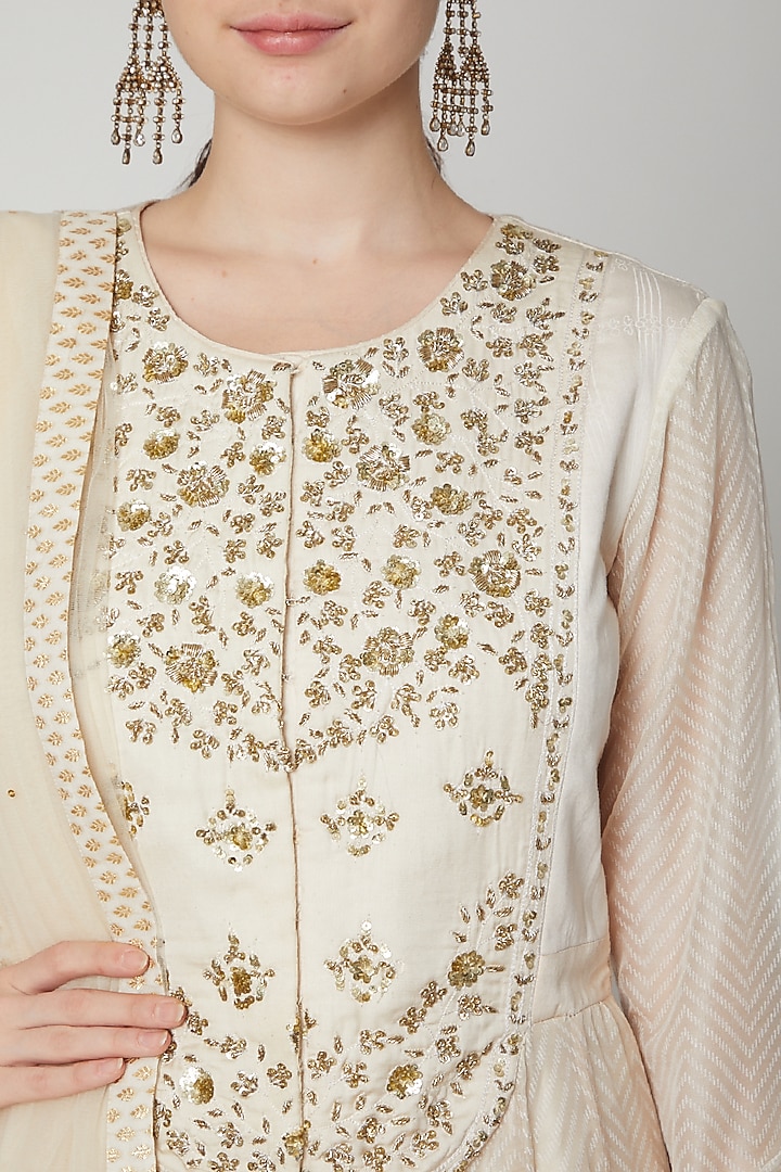 Off White Printed & Embroidered Party Wear Anarkali Set by Shyam Narayan Prasad at Pernia's Pop Up Shop