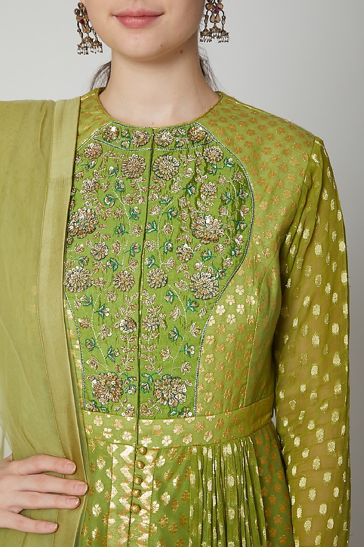 Green Embroidered Party Wear Anarkali Set by Shyam Narayan Prasad at Pernia's Pop Up Shop