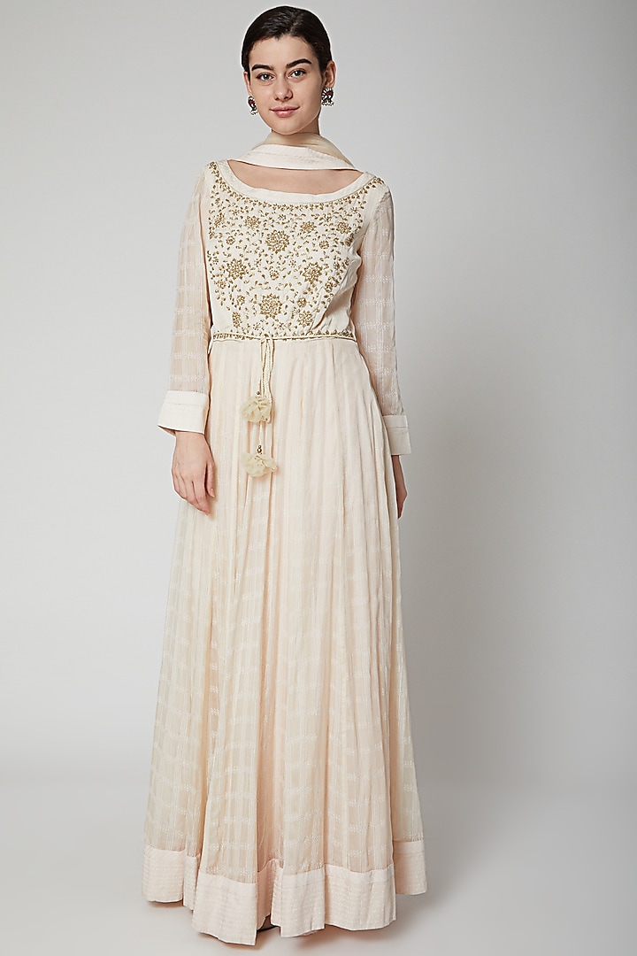 Off White Printed & Embroidered Party Wear Anarkali Set by Shyam Narayan Prasad at Pernia's Pop Up Shop