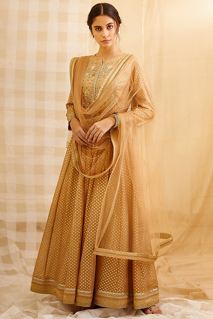 Gold Embroidered Anarkali Set by Shyam Narayan Prasad at Pernia's Pop Up Shop