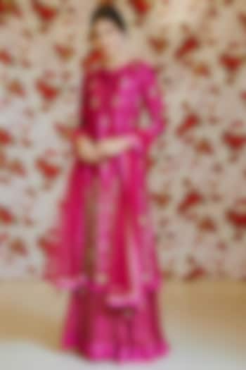 Pink Embroidered Kurta Set by Shyam Narayan Prasad