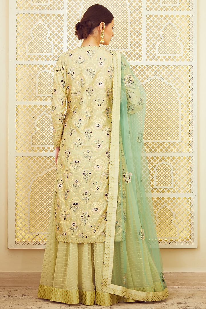 Lemon Green Embroidered Kurta Set by Shyam Narayan Prasad at Pernia's Pop Up Shop