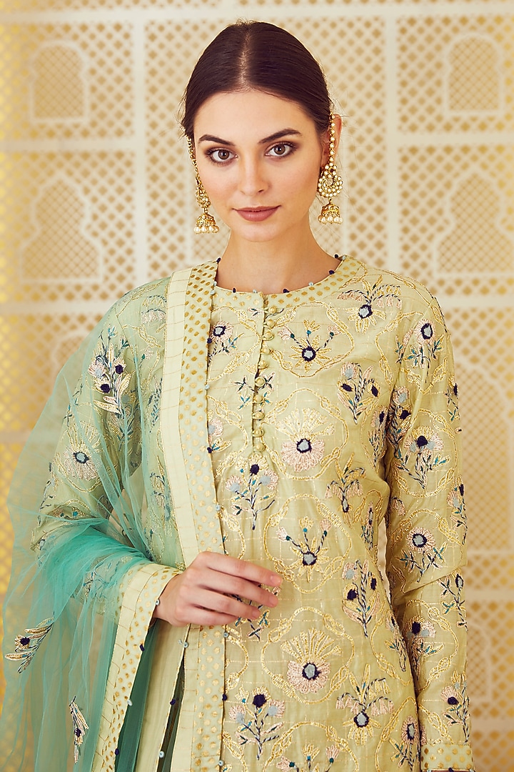 Lemon Green Embroidered Kurta Set by Shyam Narayan Prasad at Pernia's Pop Up Shop