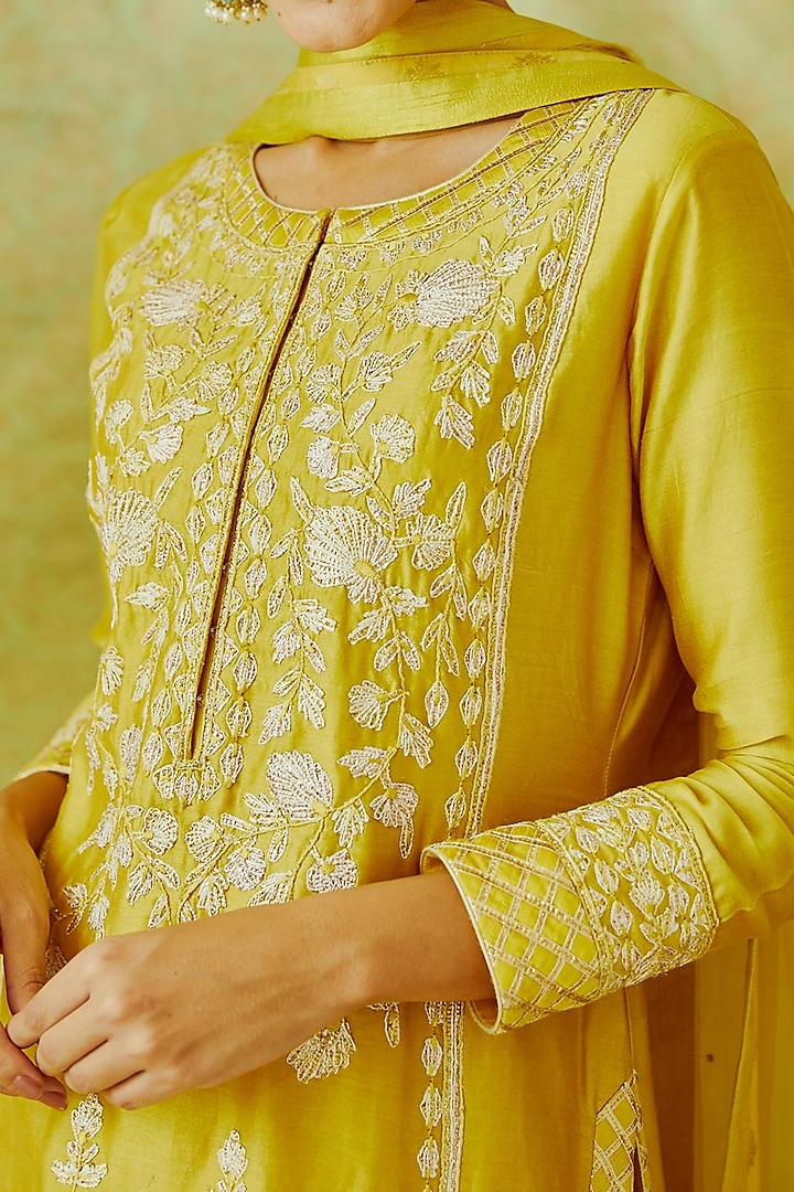 Dandelion Yellow Embroidered Wedding Lehenga Set by Shyam Narayan Prasad at Pernia's Pop Up Shop