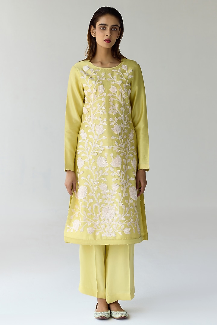 Custard Yellow Georgette Hand Embroidered Kurta Set by Shyam Narayan Prasad at Pernia's Pop Up Shop