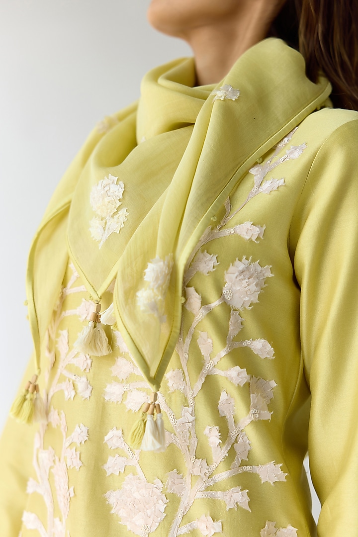 Custard Yellow Georgette Hand Embroidered Kurta Set by Shyam Narayan Prasad at Pernia's Pop Up Shop