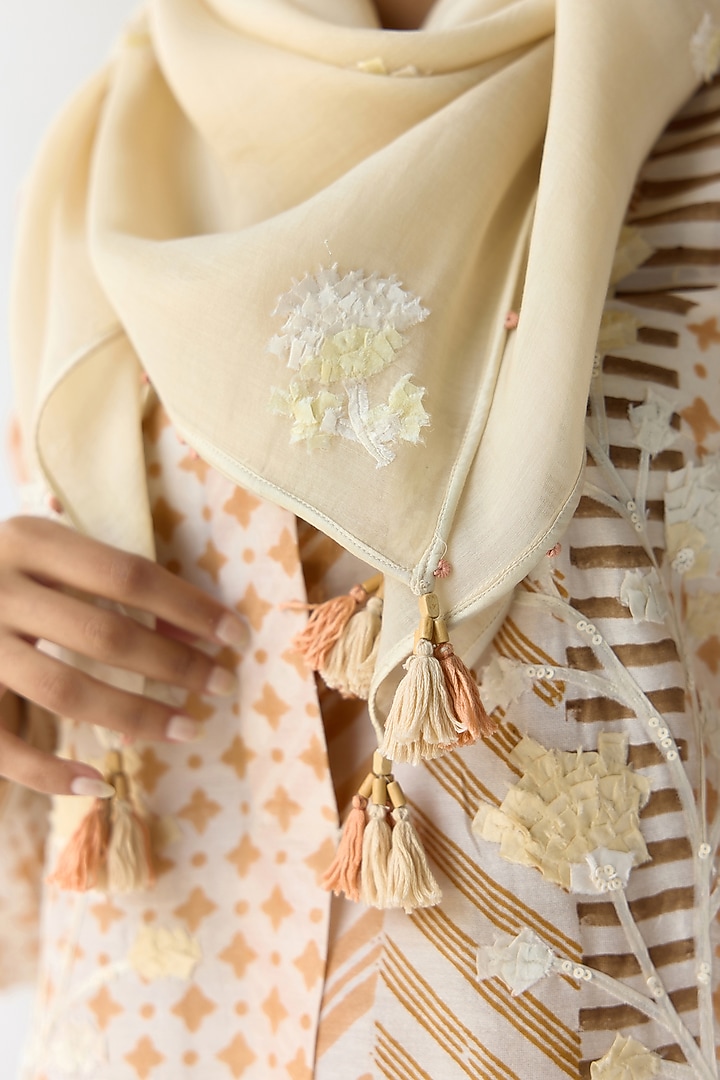 Almond White Chanderi Hand Block Printed & Embroidered Kurta Set by Shyam Narayan Prasad at Pernia's Pop Up Shop