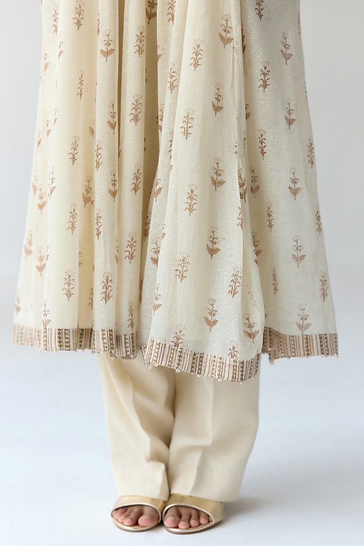 Antique White Georgette Hand Block Printed & Embroidered Kurta Set by Shyam Narayan Prasad at Pernia's Pop Up Shop