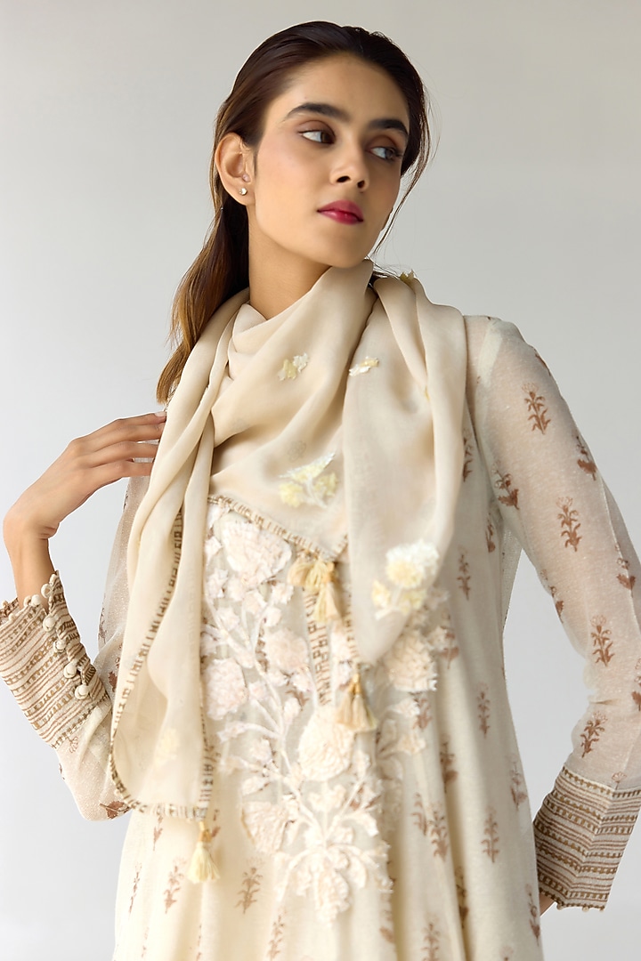 Antique White Georgette Hand Block Printed & Embroidered Kurta Set by Shyam Narayan Prasad at Pernia's Pop Up Shop