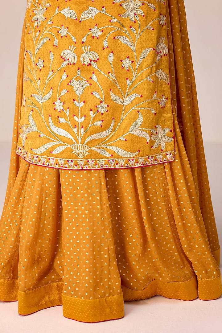 Mustard Yellow Chinon Thread Embroidered Kurta Set by Shyam Narayan Prasad at Pernia's Pop Up Shop