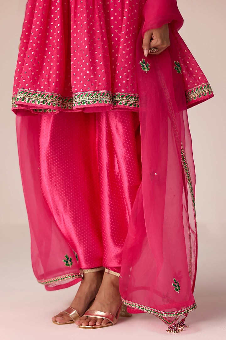 Pink Chinon Brocade Thread Embroidered Kurta Set by Shyam Narayan Prasad at Pernia's Pop Up Shop