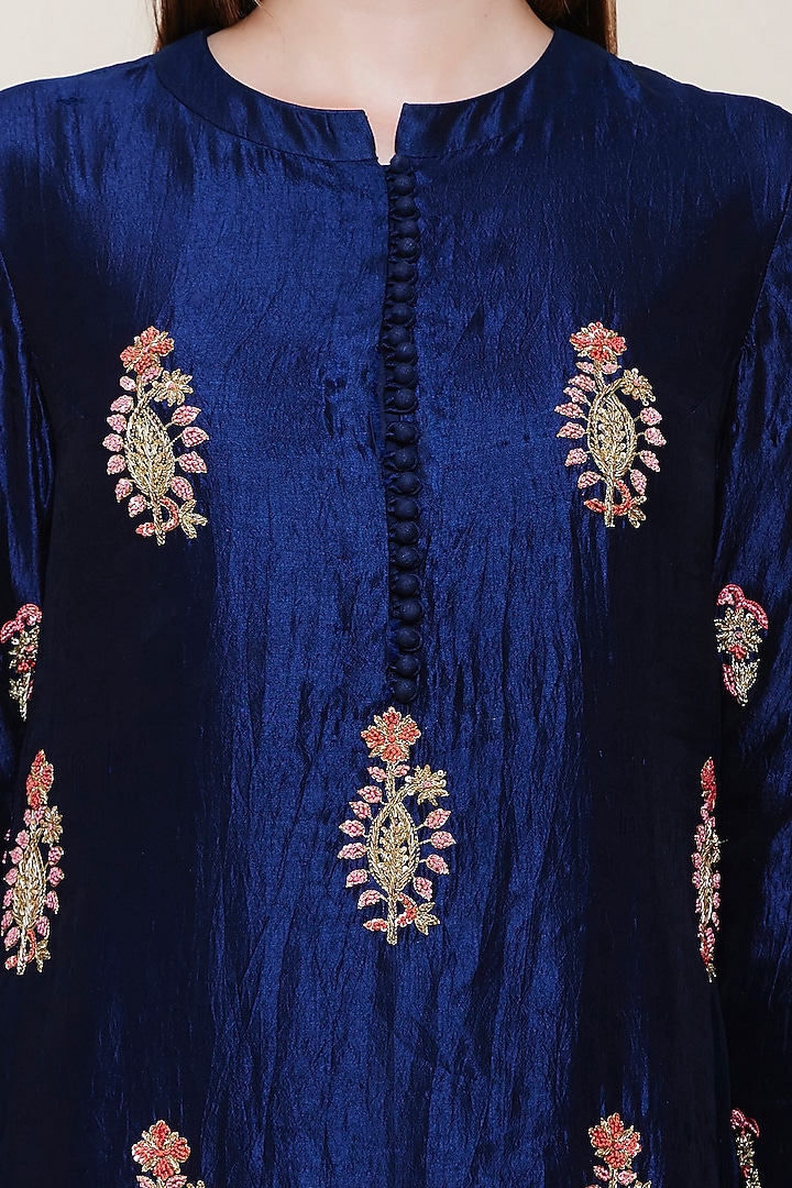 Midnight Blue Embroidered Kurta Set by Shyam Narayan Prasad at Pernia's Pop Up Shop