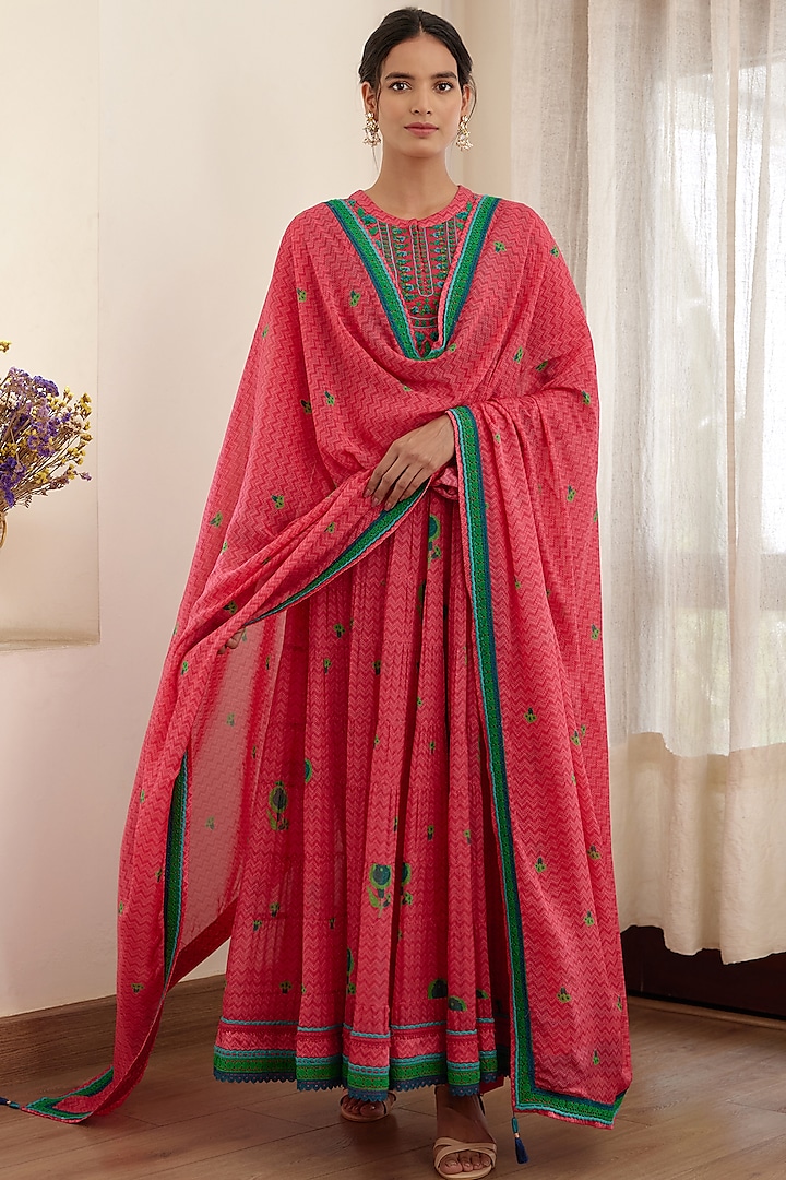 Pink Embroidered Wedding Anarkali Set by Shyam Narayan Prasad at Pernia's Pop Up Shop