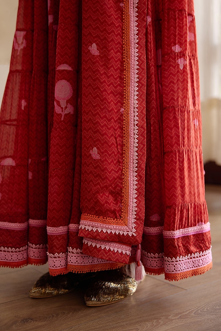 Maroon Embroidered Wedding Anarkali Set by Shyam Narayan Prasad at Pernia's Pop Up Shop